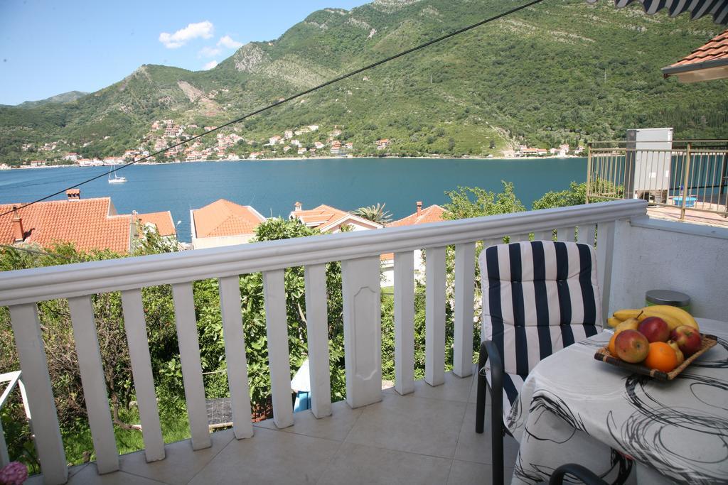 Apartments Oasis Tivat Exterior photo